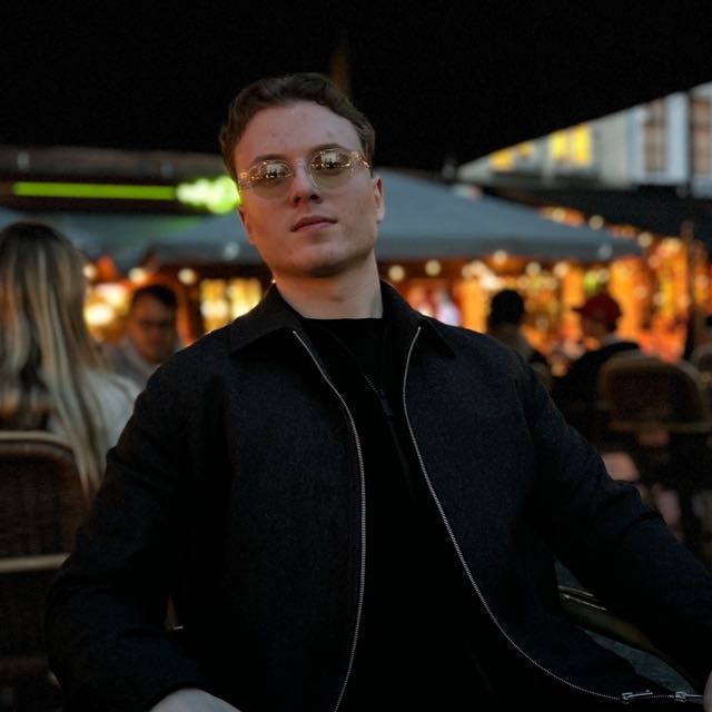 Jake Faassen, oprichter van The Mindful Trading Academy